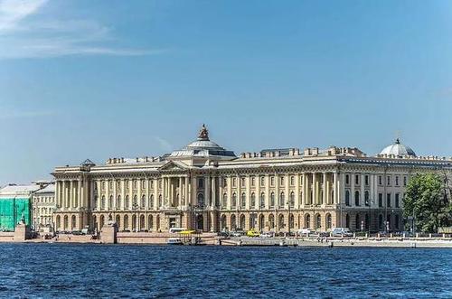 去俄罗斯列宾美术学院留学需要多少学费